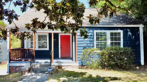 512 Fondren Pl, Jackson, MS 39216