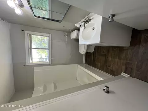 1319 Springdale Dr, Jackson, MS 39211 photo 15