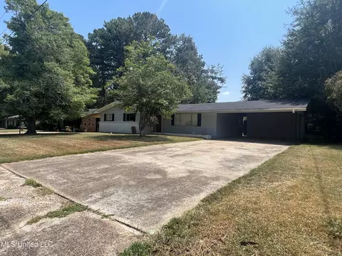 1319 Springdale Dr, Jackson, MS 39211 photo 3