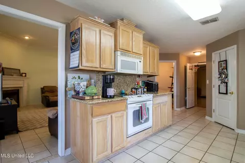 467 Pinecrest Cir, Long Beach, MS 39560 photo 8