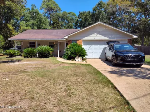 1312 Main St, Ocean Springs, MS 39564