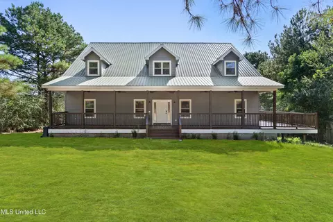 551 Slade Woodward Rd, Poplarville, MS 39470