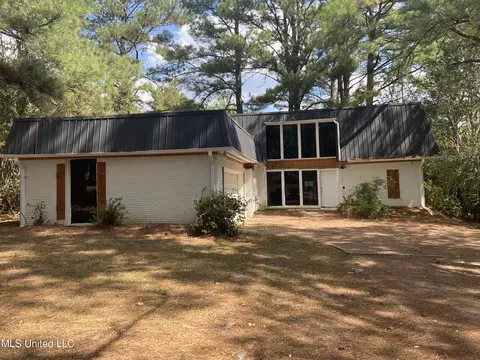 5008 Forest Hill Rd, Byram, MS 39272