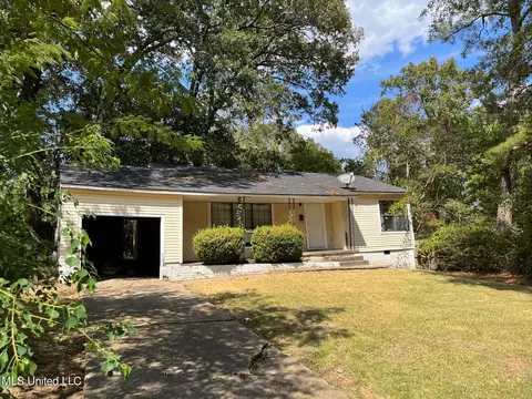346 Audubon Pl, Jackson, MS 39206