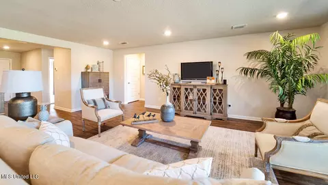 Living - 8014 Crawford Dr, Long Beach, MS 39560 photo 7 of 8