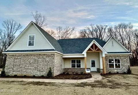 2267 Grand Oak Lane Ln, Southaven, MS 38672