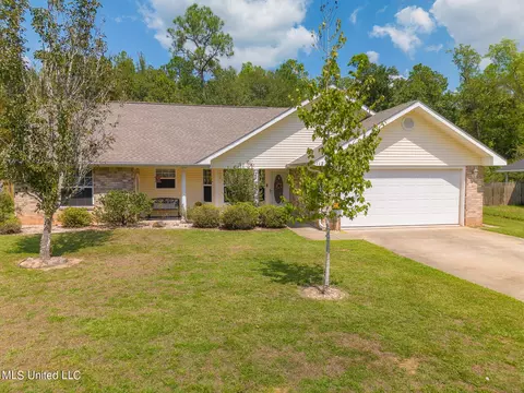 11226 Peyton Dr, Gulfport, MS 39503