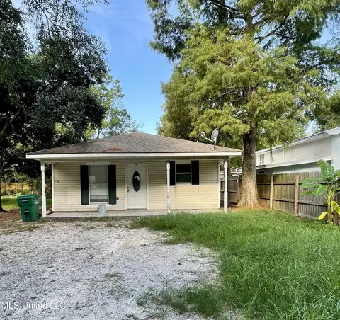 1549 Margie St, Waveland, MS 39576