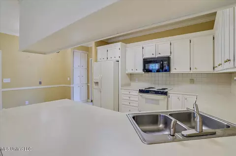 156 Pavilion Dr, Brandon, MS 39042 photo 12