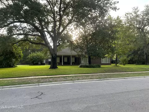 154 Edgewater Dr, Biloxi, MS 39531 photo 2