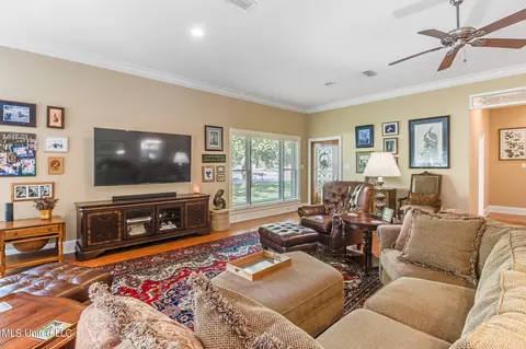 154 Edgewater Dr, Biloxi, MS 39531 photo 6