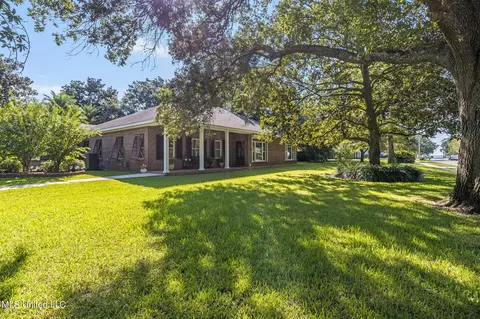 154 Edgewater Dr, Biloxi, MS 39531