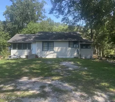 3101 Dantzler St, Moss Point, MS 39563