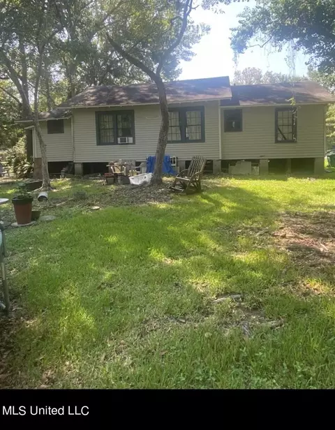 3101 Dantzler St, Moss Point, MS 39563 photo 2