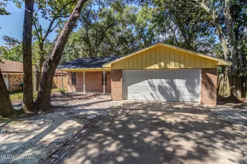 2305 Joan Ave, Gulfport, MS 39501