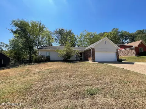 537 Spryfield Rd, Jackson, MS 39212