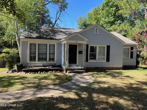 216 S S Park Dr, Jackson, MS 39211