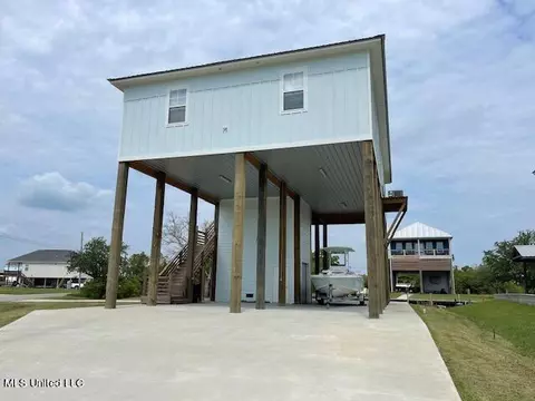 4094 Madagascar St, Bay Saint Louis, MS 39520