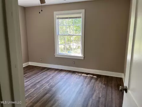 222 Colonial Cir, Jackson, MS 39211 photo 7