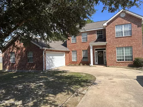 2001 Shelby Ln, Ocean Springs, MS 39564