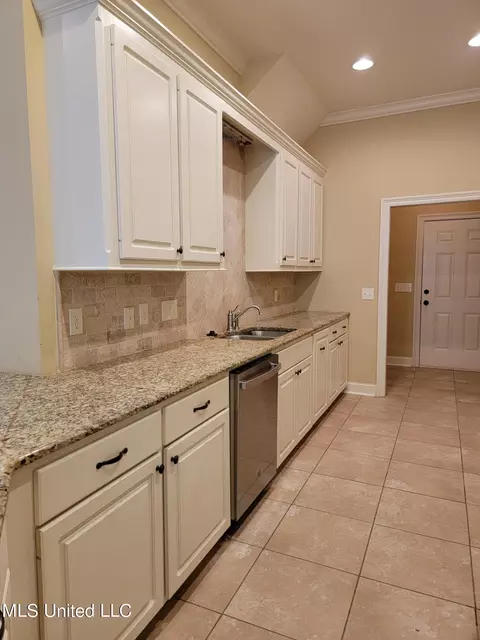 101 Trailbridge Bnd, Canton, MS 39046 photo 9