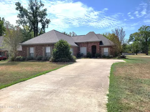 101 Trailbridge Bnd, Canton, MS 39046