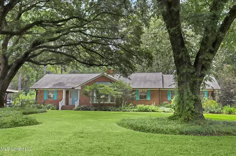 3679 Cavalier Dr, Jackson, MS 39216
