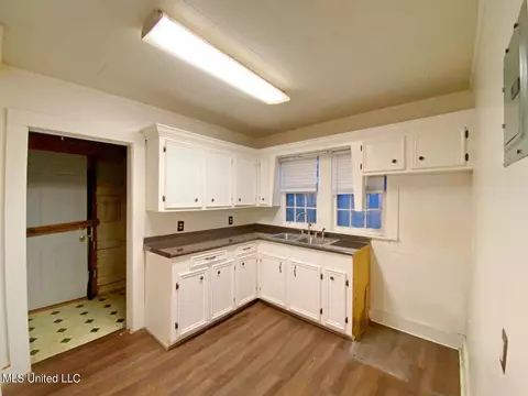 3871 Northview Dr, Jackson, MS 39206 photo 3
