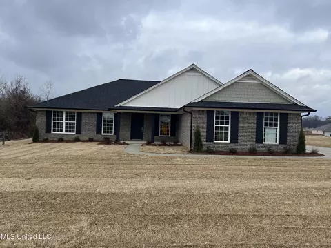 5972 Grove Ln, Horn Lake, MS 38637