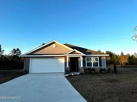 18559 Oak Bay Dr, Biloxi, MS 39532