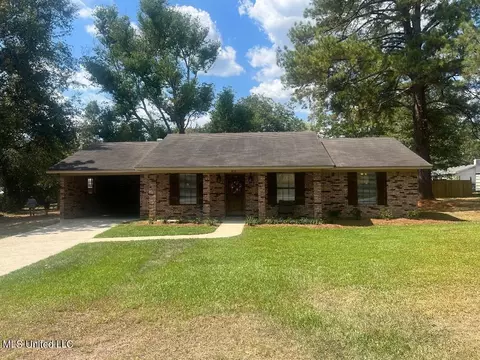 615 Franklin St, New Hebron, MS 39140