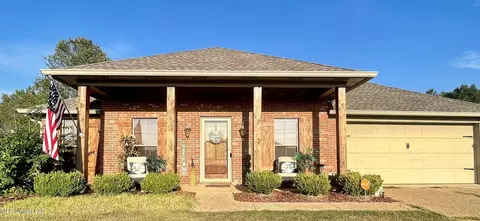 523 Roxbury Pl, Florence, MS 39073