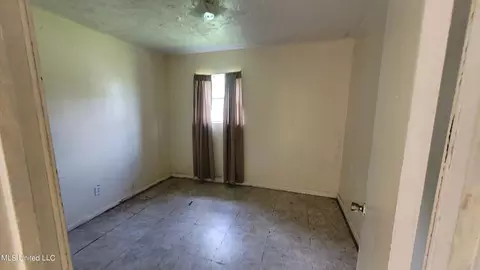 5318 Hubert St, Moss Point, MS 39563 photo 2