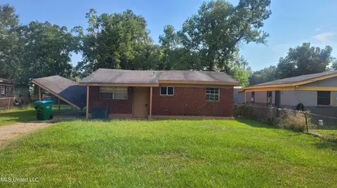 5318 Hubert St, Moss Point, MS 39563