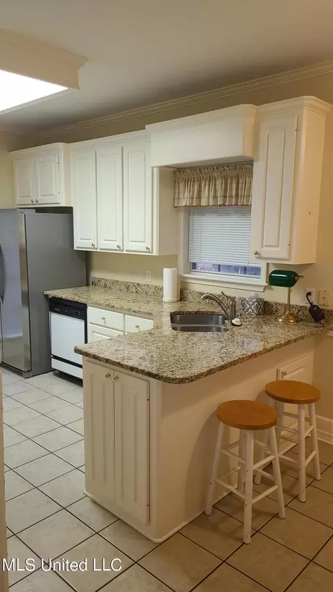 300 Colonial Dr, Madison, MS 39110 photo 11