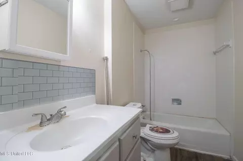 18043 Commission Rd, Long Beach, MS 39560 photo 10