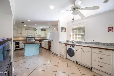 18043 Commission Rd, Long Beach, MS 39560 photo 3