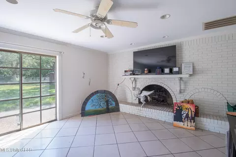 18043 Commission Rd, Long Beach, MS 39560 photo 7