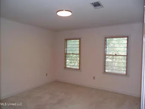 4215 Roxbury Rd, Jackson, MS 39211 photo 9