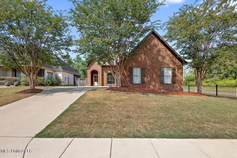 301 Carr Meadow Dr, Ridgeland, MS 39157