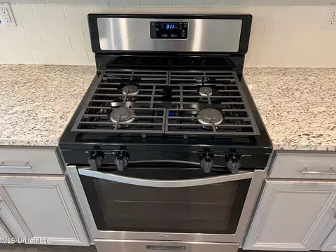 Kitchen - 9001 Addison Blvd, Long Beach, MS 39560 photo 5 of 7