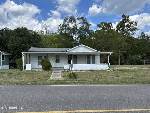 750 Beach Rd, Poplarville, MS 39470