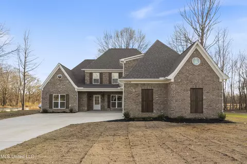 13689 Pebble Ridge Dr, Byhalia, MS 38611
