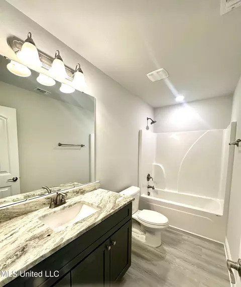 Bath - 13924 Ruby Ln, Biloxi, MS 39532 photo 5 of 6