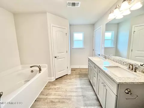 Bath - 13924 Ruby Ln, Biloxi, MS 39532 photo 1 of 6