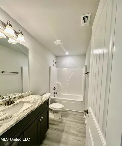 Bath - 13924 Ruby Ln, Biloxi, MS 39532 photo 6 of 6