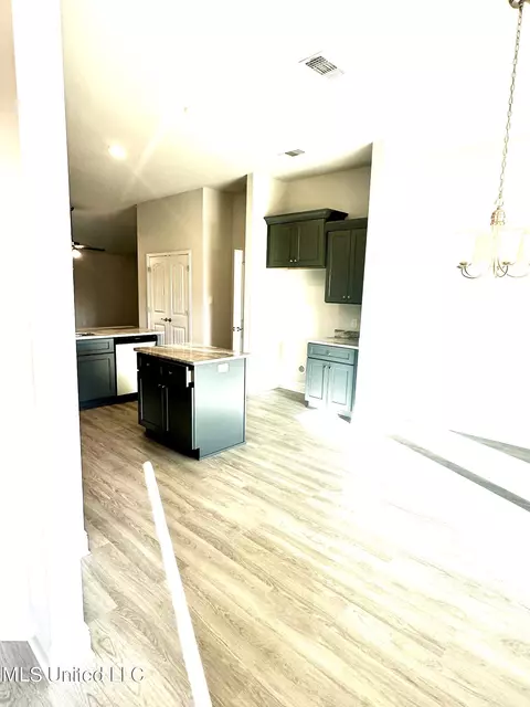 Kitchen - 13924 Ruby Ln, Biloxi, MS 39532 photo 7 of 7