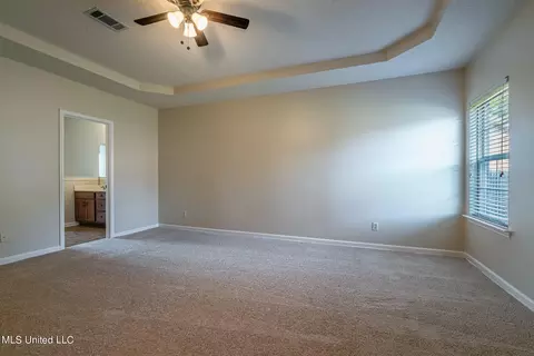 6414 Red Bird Dr, Olive Branch, MS 38654 photo 15