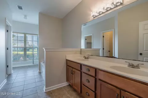 6414 Red Bird Dr, Olive Branch, MS 38654 photo 16