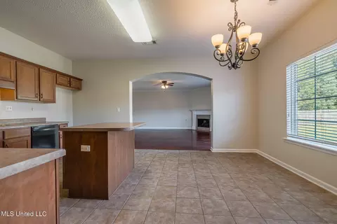 6414 Red Bird Dr, Olive Branch, MS 38654 photo 13